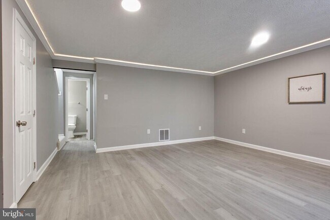 Building Photo - 682 Willowby Run