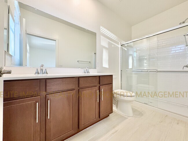 Building Photo - 9365 N Peridot Vis Ave