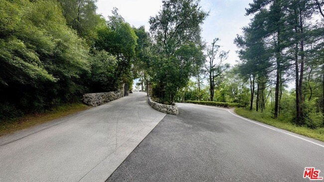 Building Photo - 1570 Melwood Dr