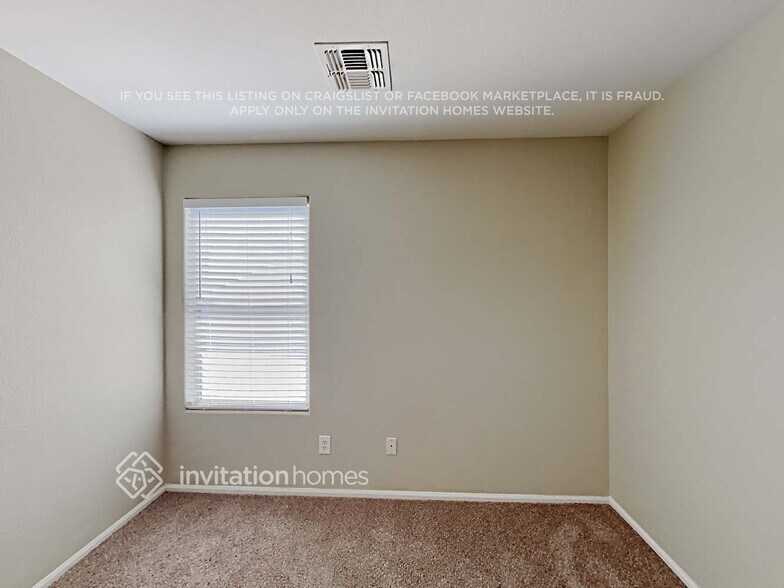 Building Photo - 16661 W Latham St