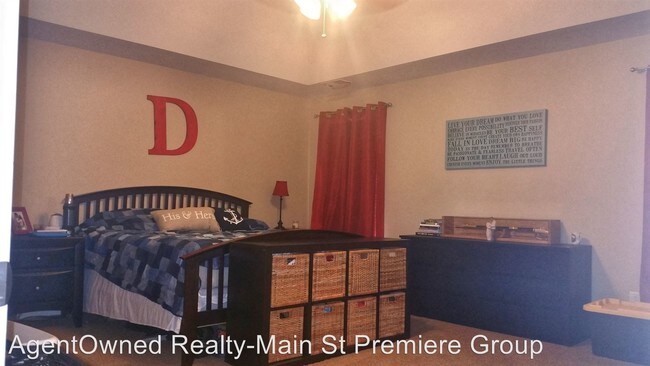 Building Photo - 4 br, 2.5 bath House - 5234 Mulholland Dr