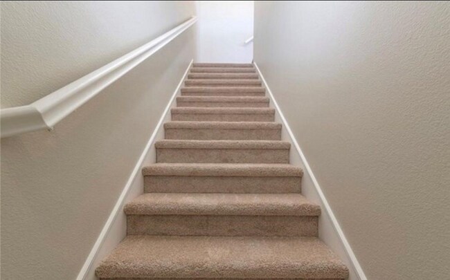 Building Photo - 1800 E Lakeshore Dr