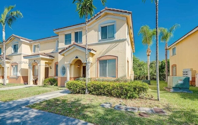 Building Photo - 1441 SE 24th Ct