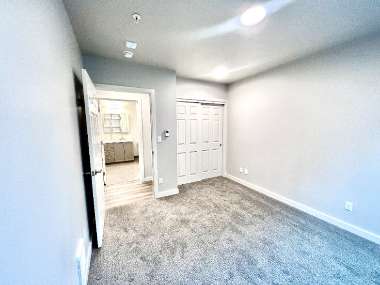Building Photo - 2330 Yakima Ct