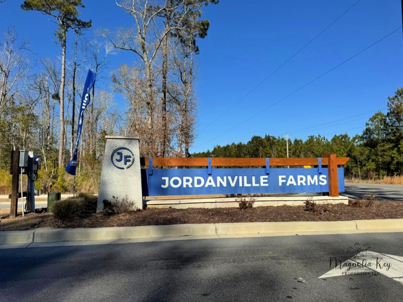 Building Photo - 514 Strawberry Fld Wy