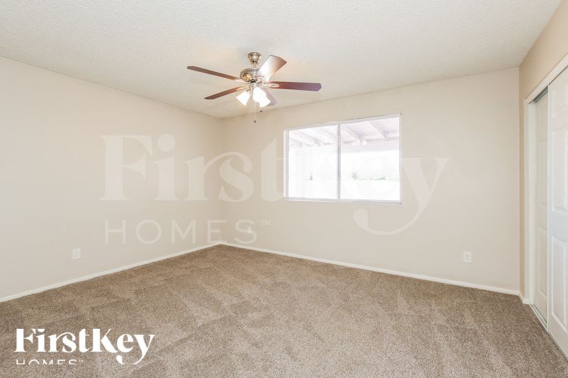 Building Photo - 3802 W Juniper Ave