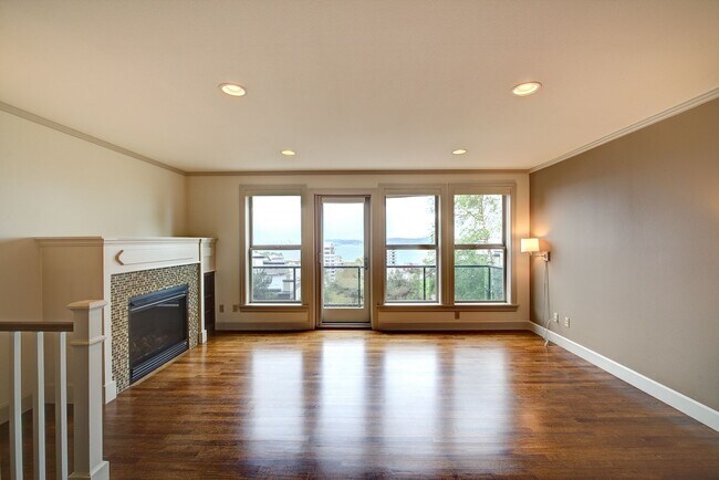 Building Photo - 2bd/2.25ba Seattle Townhome
