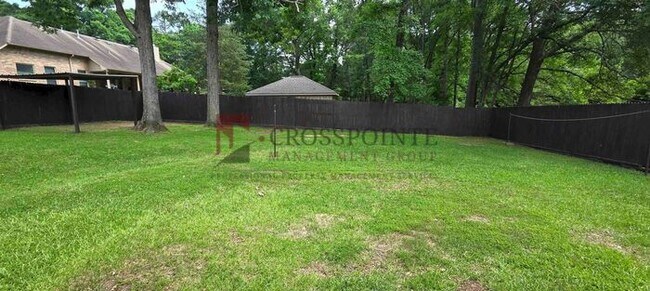 Building Photo - Spacious and Stunning 3 Bedroom 2 Bath Home in Longview!