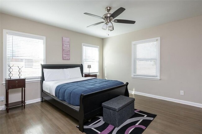 Building Photo - 2551 Headland Dr