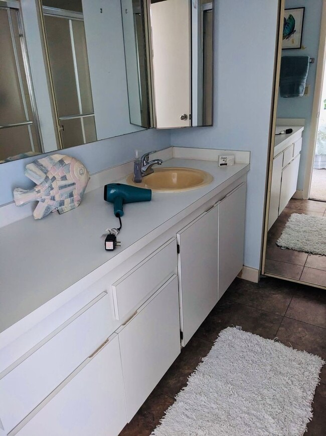 Building Photo - 2/2.5 Stuart Townhome near Intracoastal