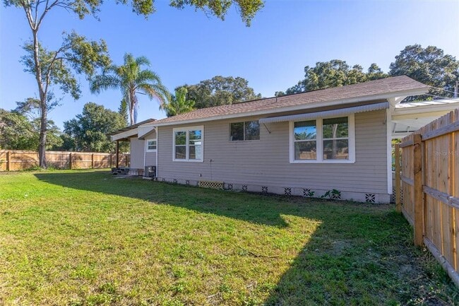 Building Photo - 1571 S Myrtle Ave