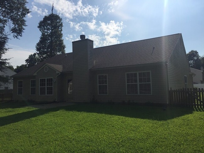 Building Photo - Living the RANCH Life with fenced back yar...