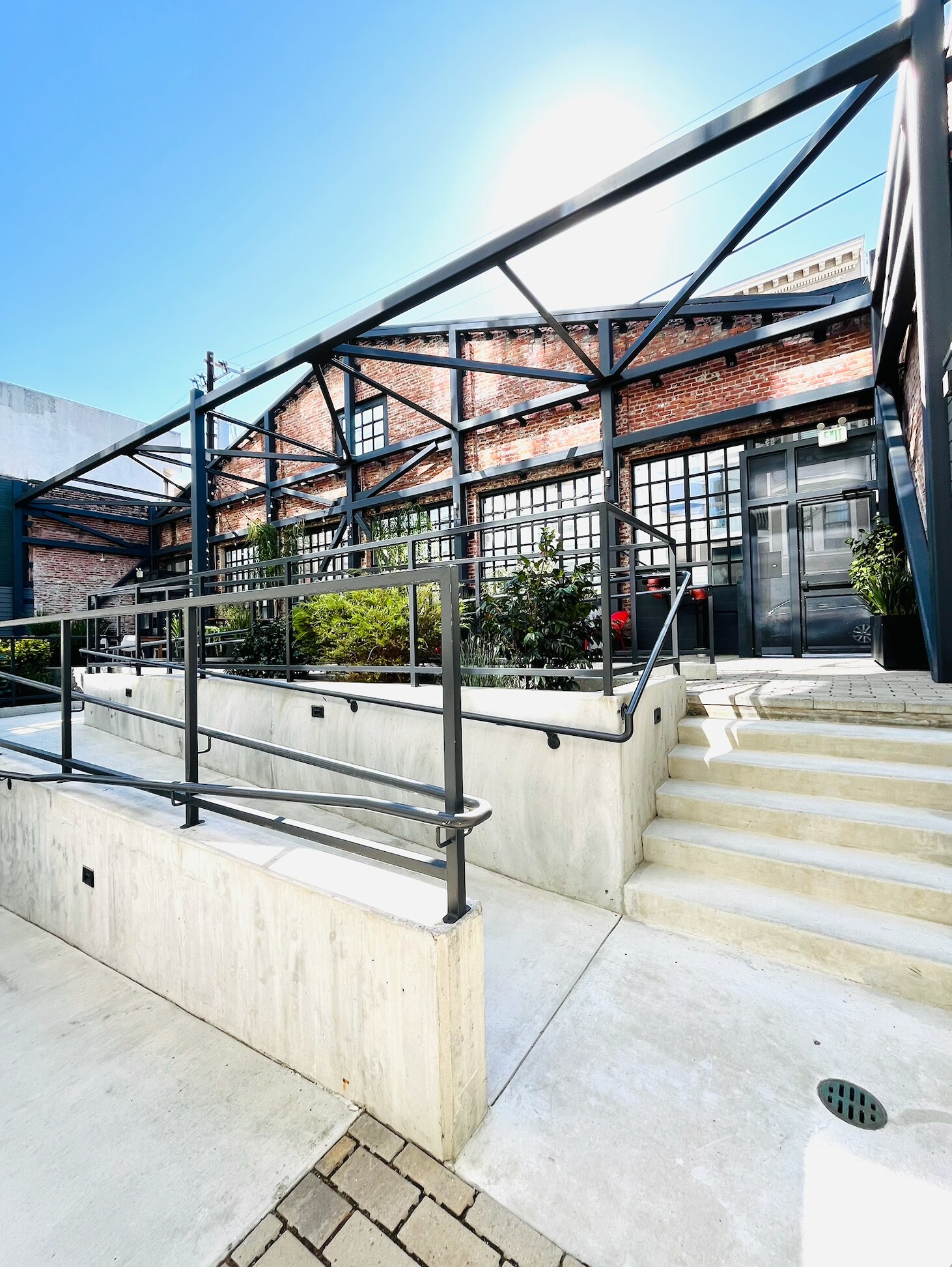 Back Courtyard - 230 7th St