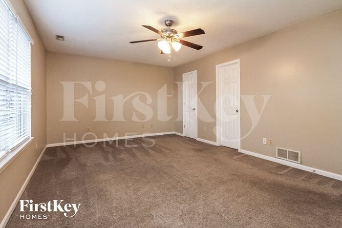 Building Photo - 8322 Southern Springs Dr