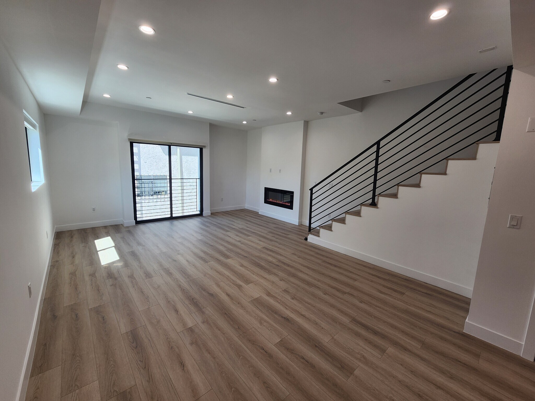 Building Photo - 6061 Fulton Ave