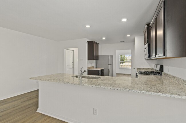 Building Photo - 4414 Banting Cres