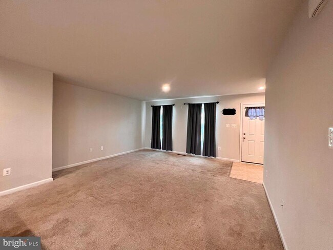 Building Photo - 255 Severna Pkwy