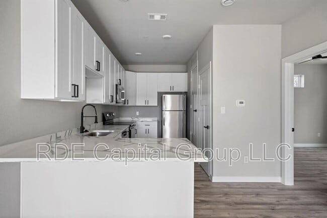 Building Photo - 948 S Corinth St Rd