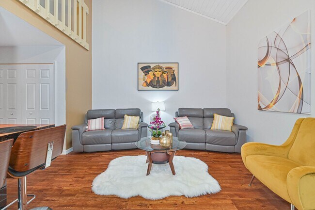 Building Photo - NOW AVAILABLE - Furnished Villa in Riverbend!