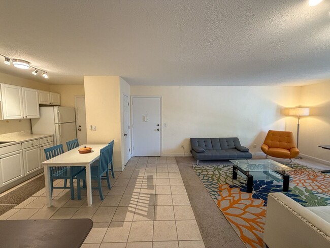 Building Photo - Summit House J-22