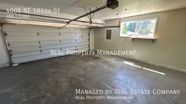 Building Photo - 4008 NE 105th St