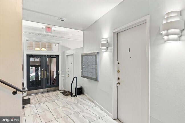 Building Photo - 246 N 3rd St