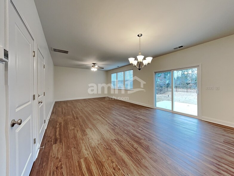 Building Photo - 137 Hazel Pk Dr