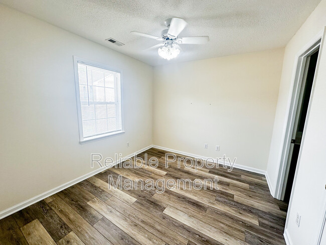 Building Photo - 379 S Moore St