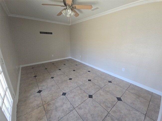 Building Photo - 2429 Salmon St