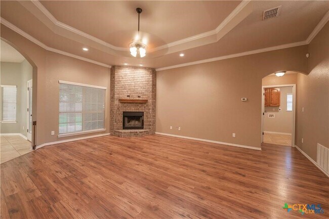 Building Photo - 6201 Flag Stone Dr