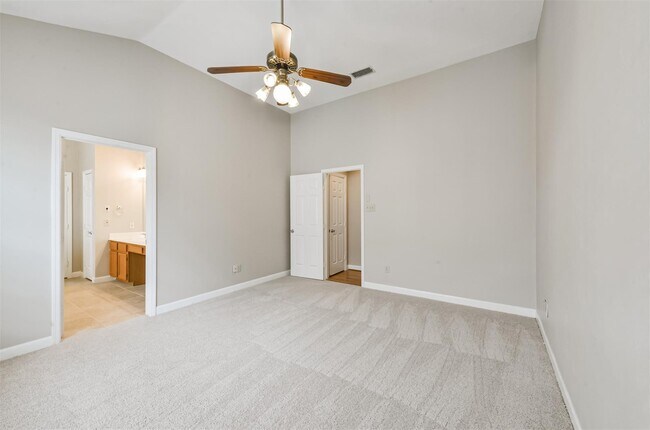 Building Photo - 15019 Trumpet Vine Ln