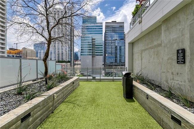 Building Photo - 222 West Ave