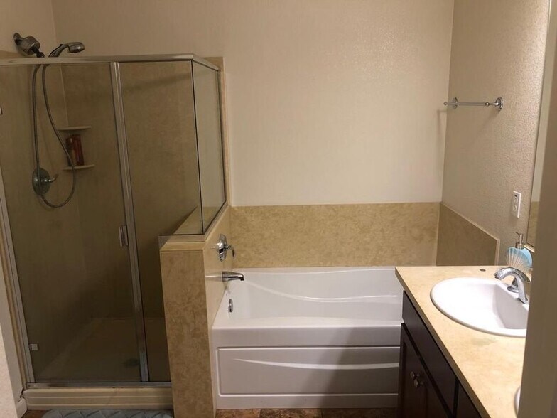 Building Photo - 40937 Gramercy Ter