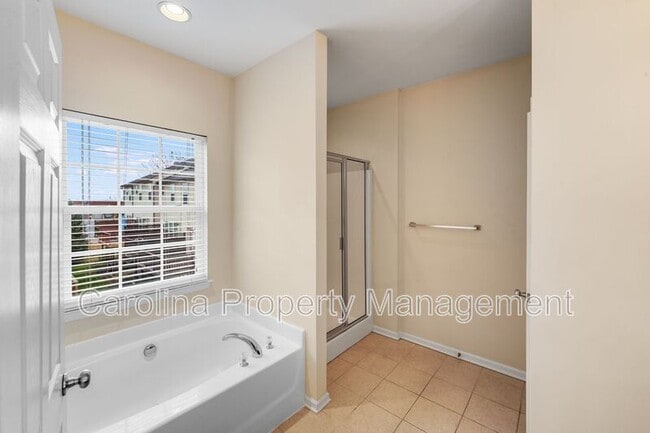 Building Photo - 7707 Jackson Pond Dr