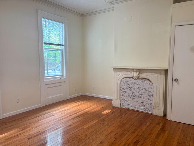 Building Photo - 63 Orchard St