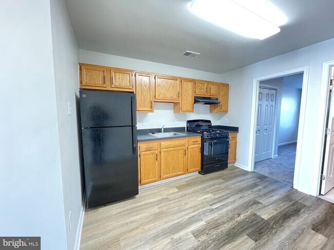 Building Photo - 1619 St Paul St