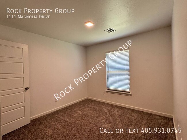 Building Photo - 1111 Magnolia Dr