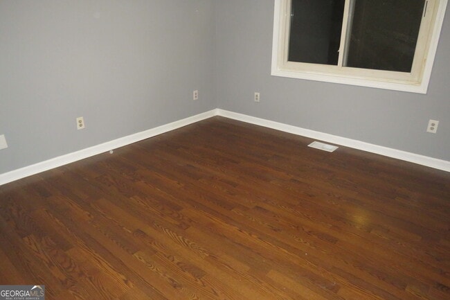 Building Photo - 1105 Hampton Rd