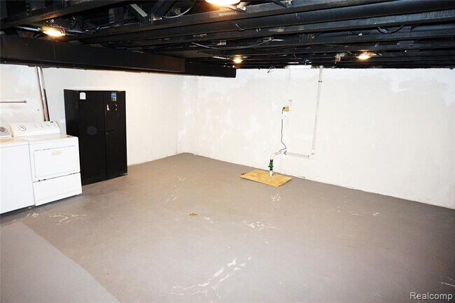 Building Photo - 33647 Bayview Dr