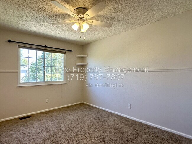 Building Photo - 965 Piros Dr