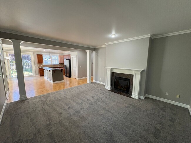 Building Photo - 2504 Fir Crest Blvd