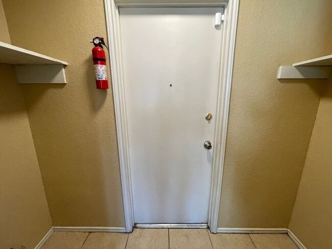 Building Photo - 3817 Water Oak Dr