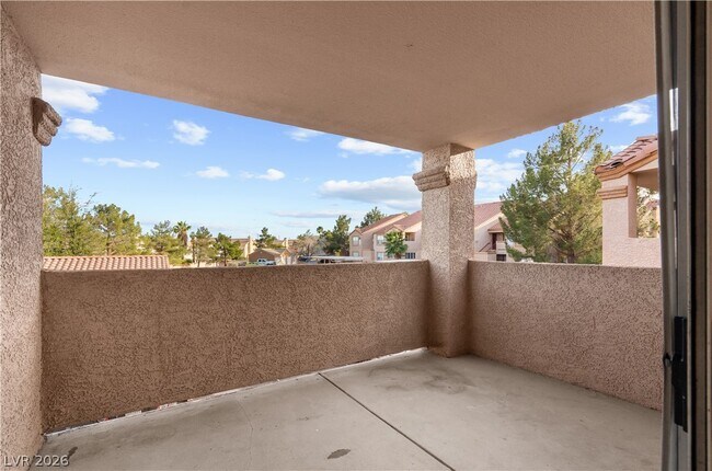 Building Photo - 1150 N Buffalo Dr