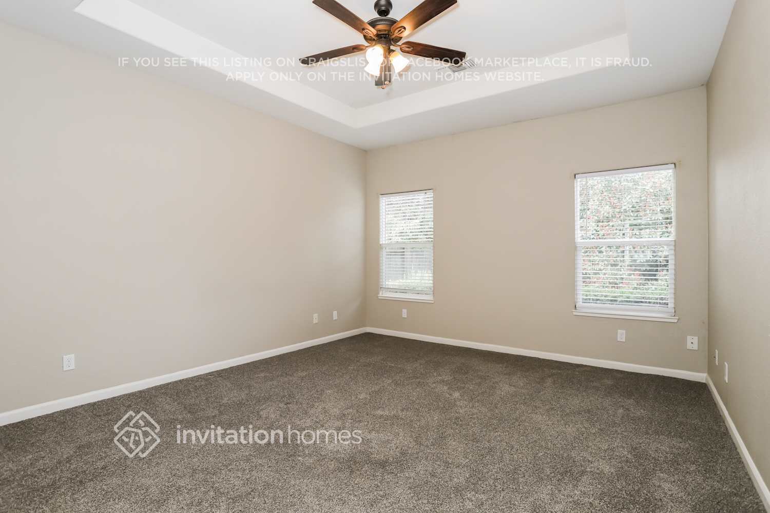 Building Photo - 945 Skyline Dr