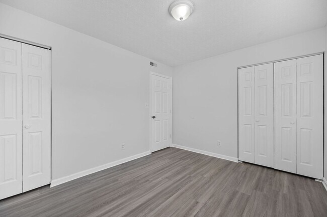 Building Photo - 1836 Kendall Ln