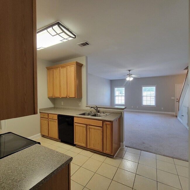 Building Photo - 72 Lakeview Estates Dr
