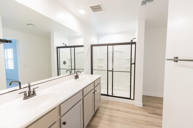 Building Photo - 16976 W Diana Ave