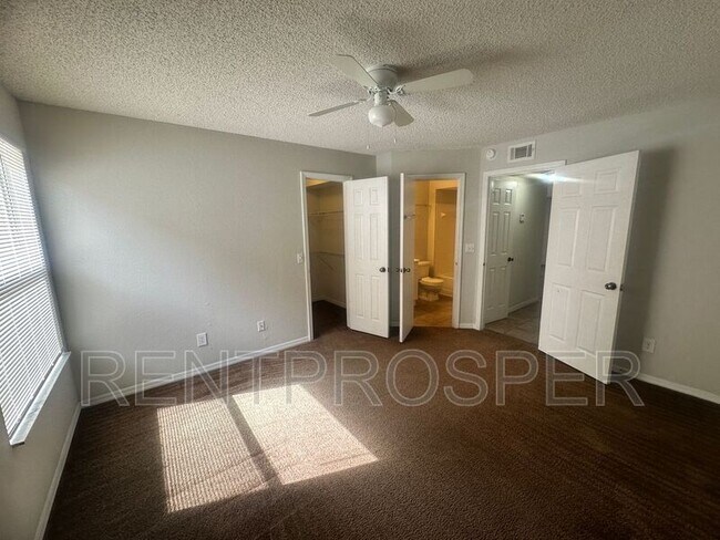 Building Photo - 4532 Commander Dr