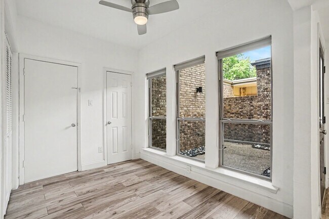 Building Photo - 12368 Montego Plaza