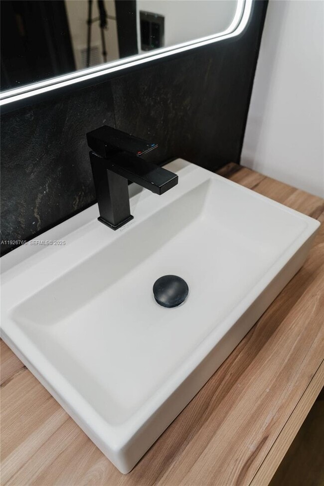 Building Photo - 1040 NW 120th St